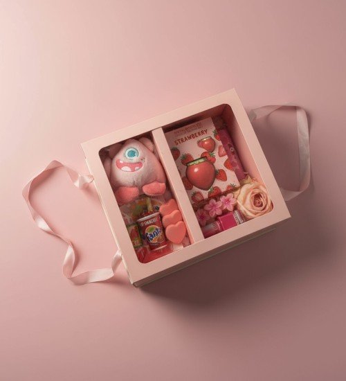 Flovoria Plush Box | Kadınlara Özel Bakım ve Aksesuar Seti